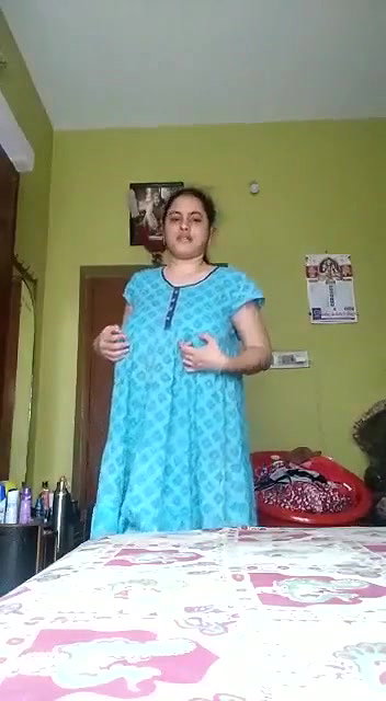 Very hot chubby bhabhi