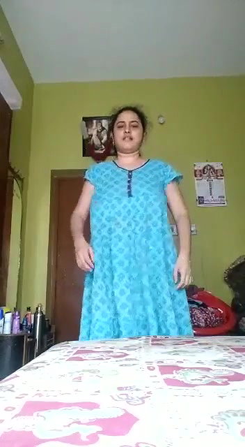 Very hot chubby bhabhi