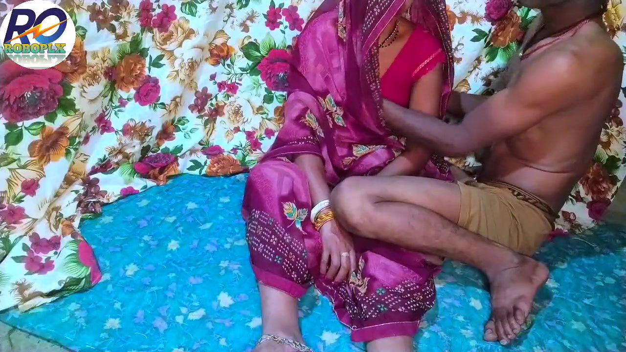 Desi sexy video sex with brother-in-law and sister-in-law, removing the whole blouse, Hindi audio, Claire Vaise, fast time