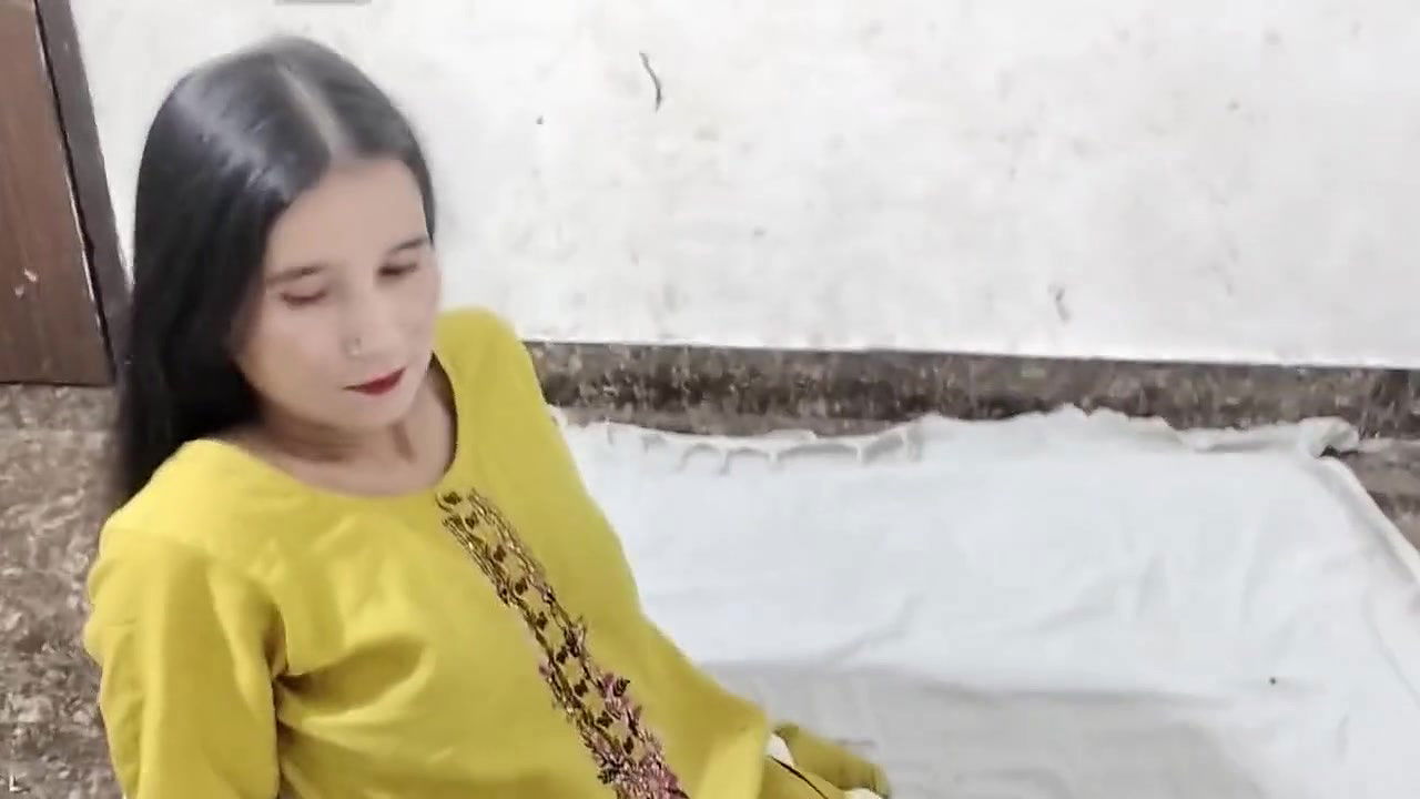 Naukrani ko paise dekar malik ne chod diya