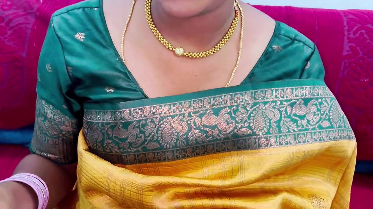 A beautiful aunty invited me for sex