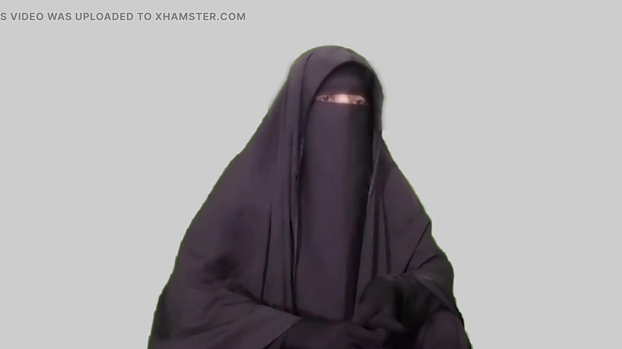 Father-in-law is having sex with his stepson’s wife completely naked