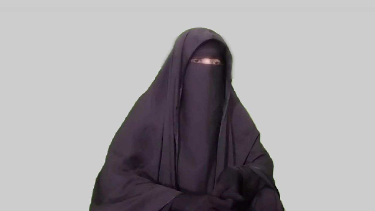 Father-in-law is having sex with his stepson’s wife completely naked