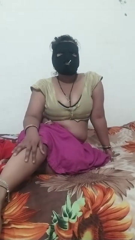 Mallu mom Hot lives showing video