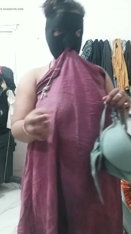 Mallu Aunty dress changing video