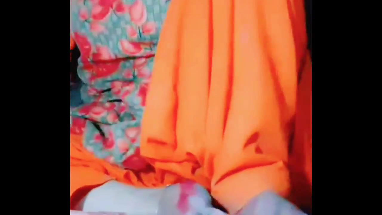 Hot girl masterbating mms