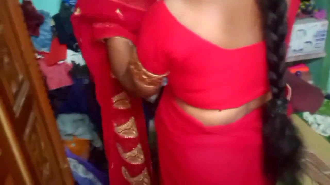 Desi beauty housewife sary changing in home