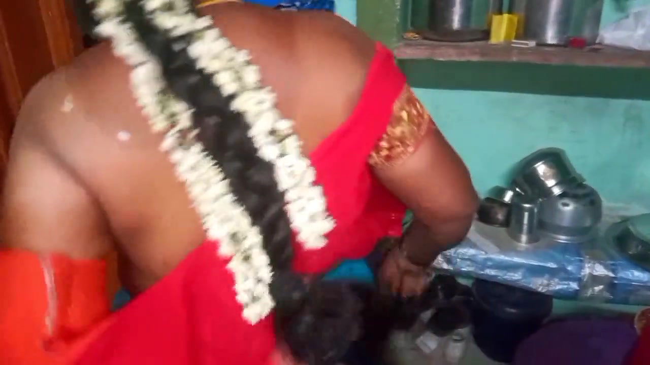 Desi beauty housewife sary changing in home