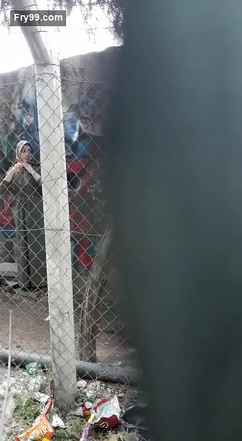 Outdoor fucking hijabi girl