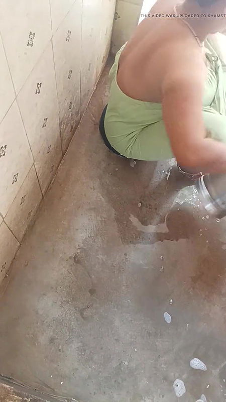 Bath Open Show Desi Bhabhi