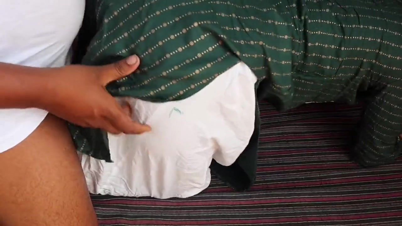 Indian desi village girl Salini pussy her sweet pussy in jungle