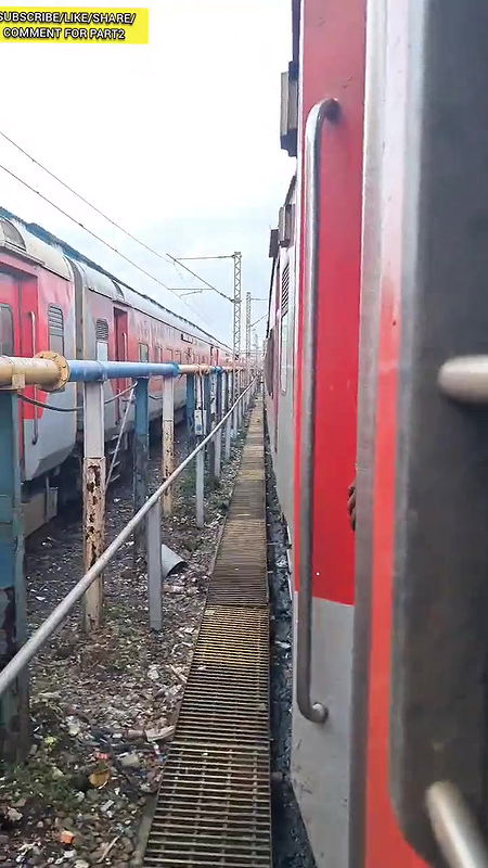 DESI INDIAN TRAIN VALI BHABHI girl have sex with step brother Xxx , Desi Village Doggy style rough hardcore College girl tight