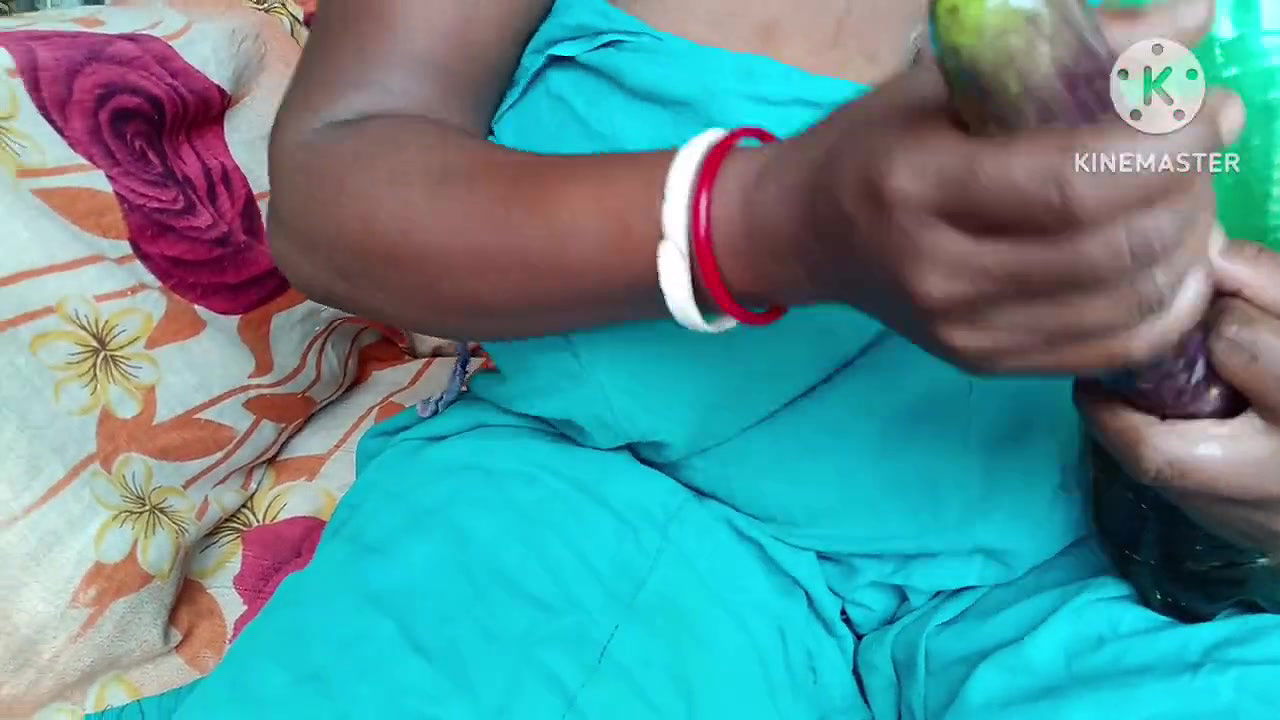 Husband Ghar per nahin tha to baingan se chudai ki