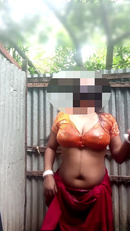 Savita Bhabhi Ki Showar Part 1