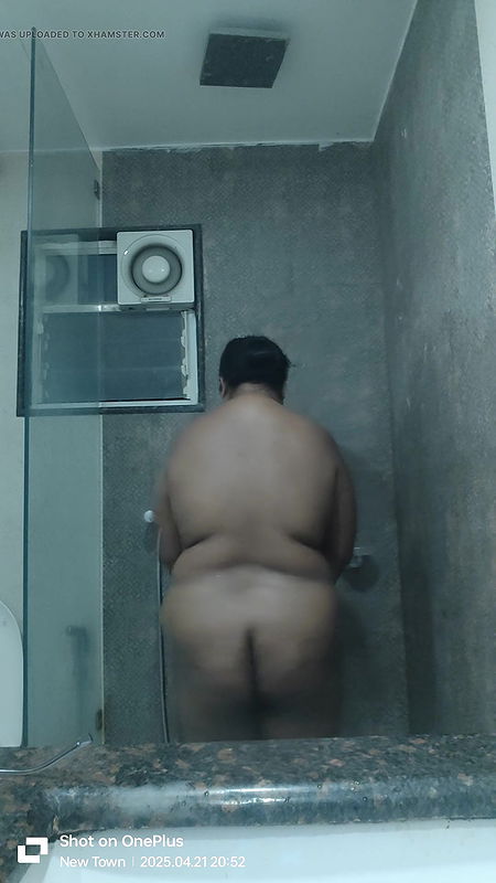 Bengali Bhabi showing her body. big tits, big ass, mastarubation