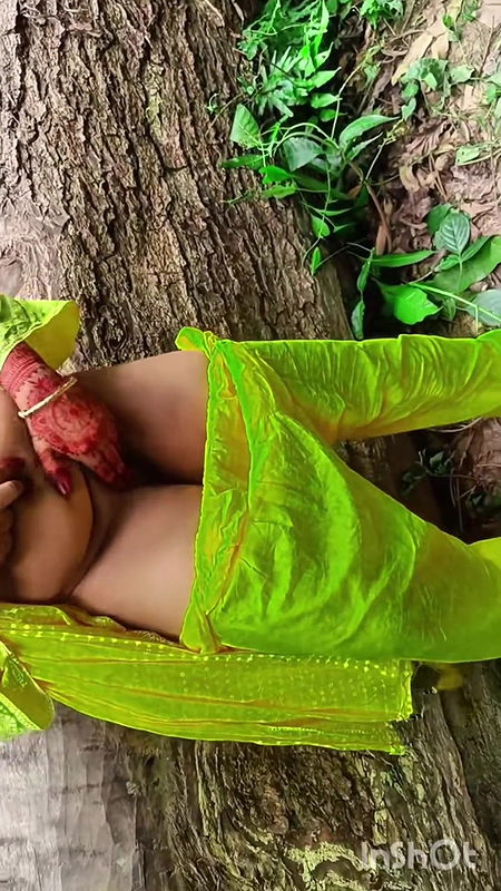 Bengali Boudi debar er sathe jungle e giye sex korlo