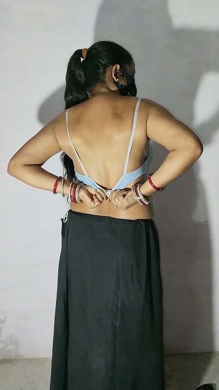 Desi hotwife remove dress part 1