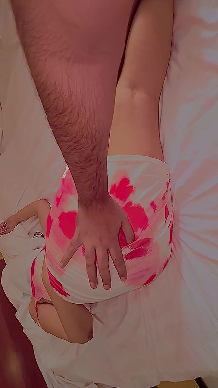 Horny boyfriend fuck his girlfriend back to pussy and makes her orgasm with his fingers