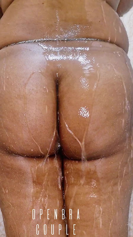 Indian Desi aunty bathing video