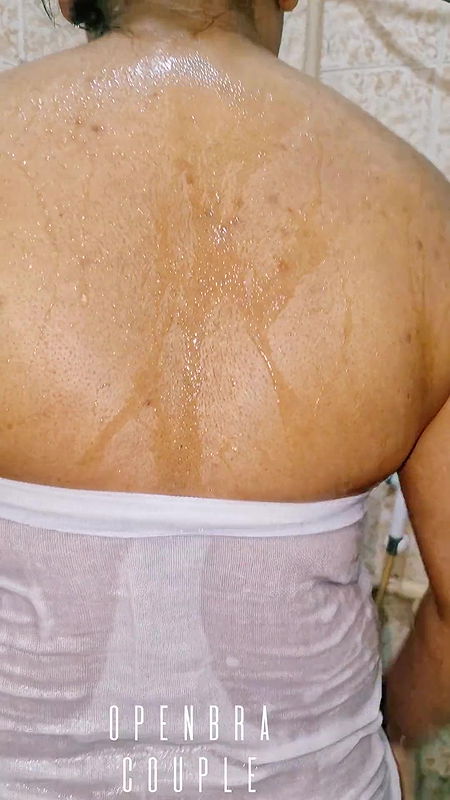 Indian Desi aunty bathing video