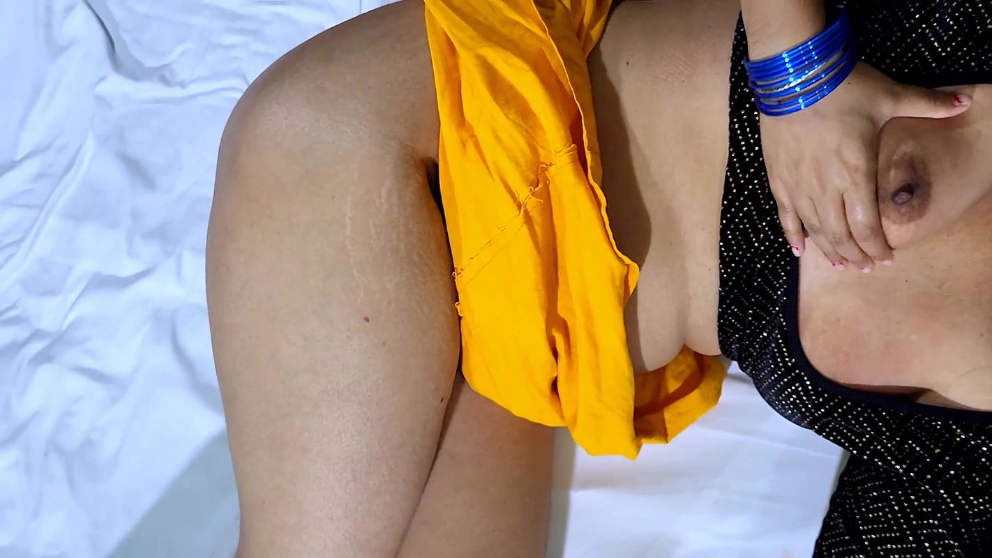 Indian hot bull! Fucking slut bhabhi ass in doggy style