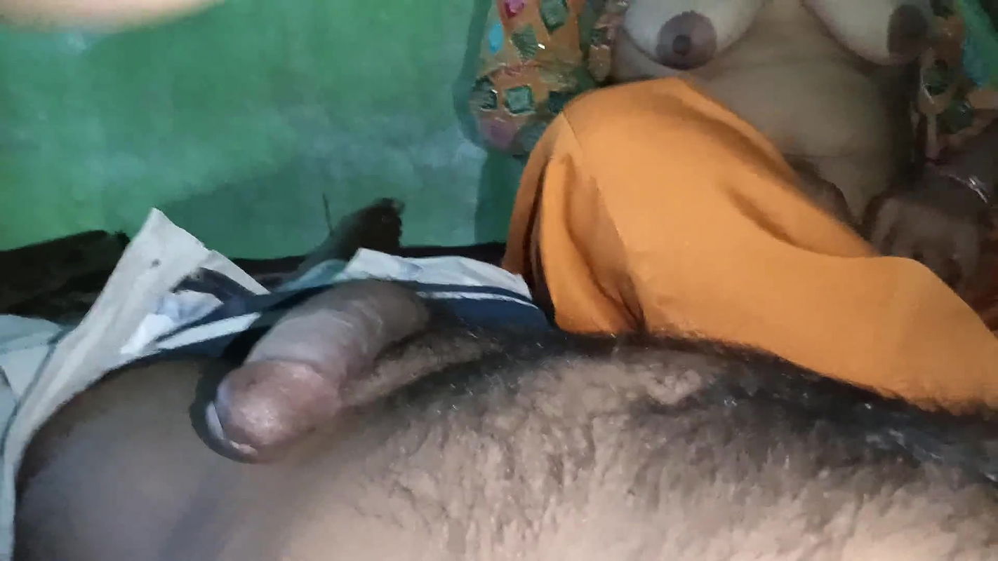 Desi village bhabhi sex video with his neighbour