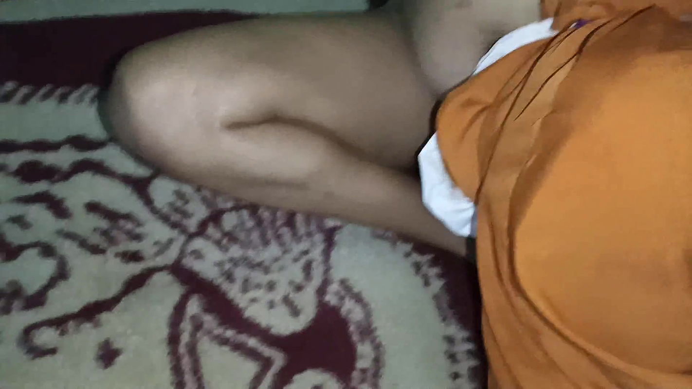 Desi village bhabhi sex video with his neighbour