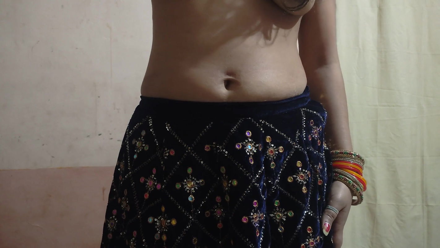 Village Bhabhi Real Love Sex with 18yr Boy! Desi Sex with Clear Audio