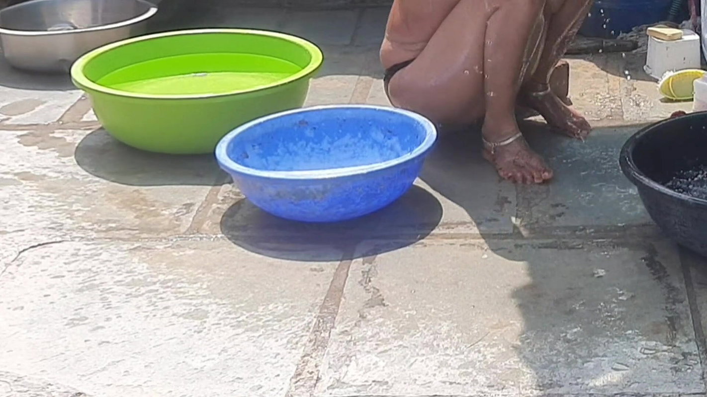 Stepsister bath bathing in open bathroom