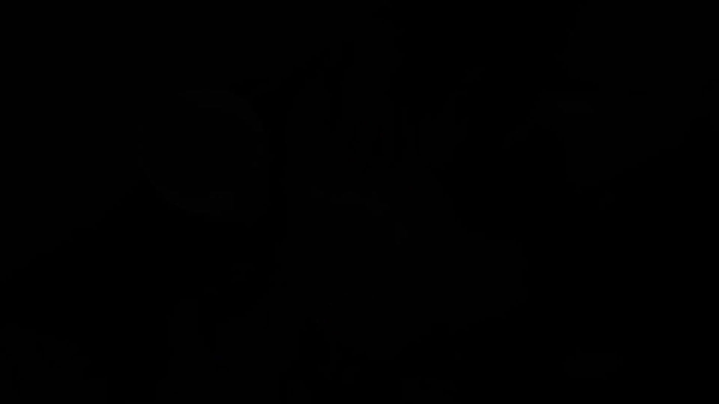 Made the desi bhabhi suck my dick while taking a bath