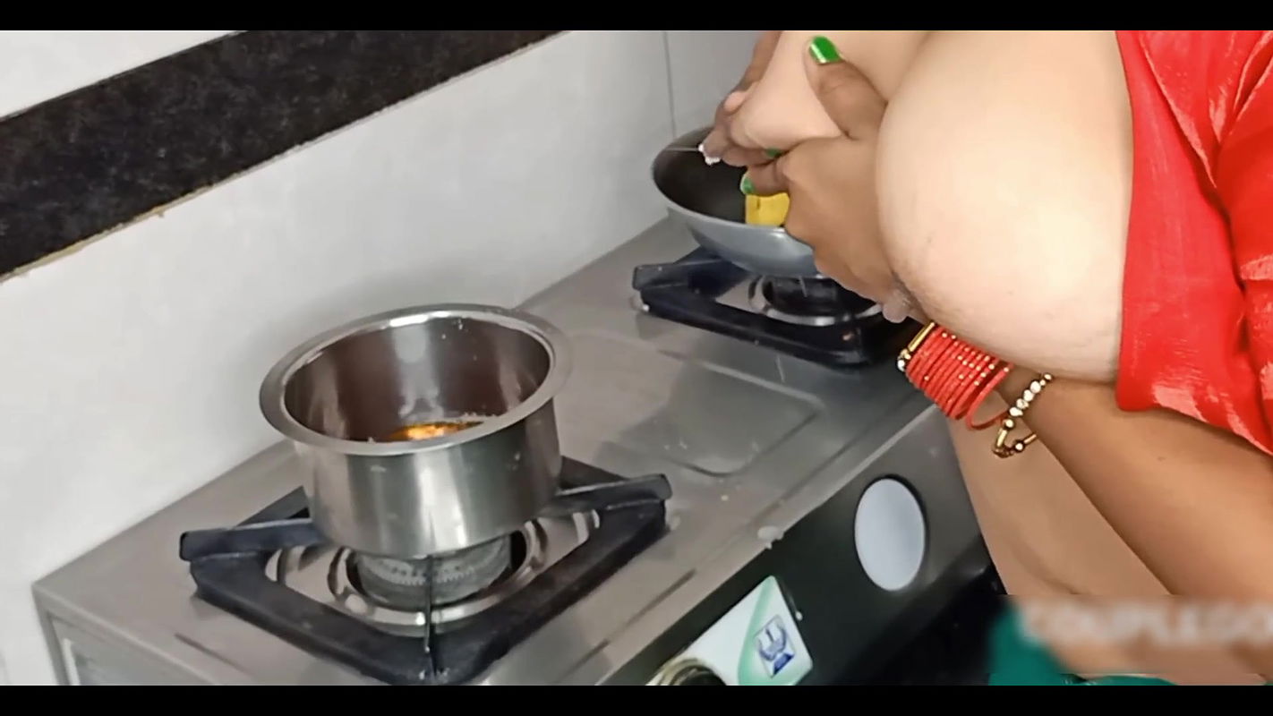 Indian desi aunty making the Coffee with brest milk then our husband wents to come sex with cumshot sex