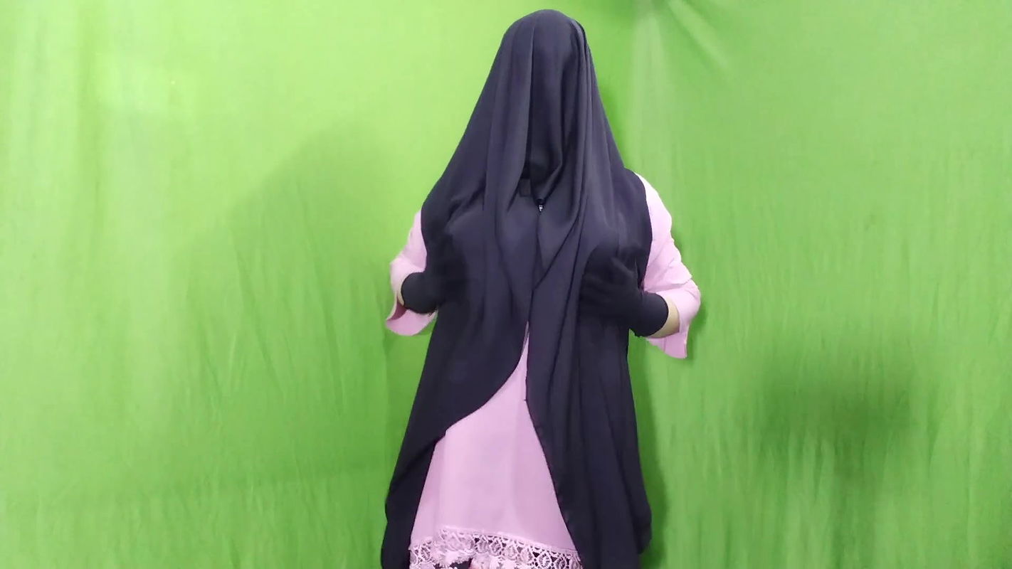 Indian Beautiful Muslim Housewife