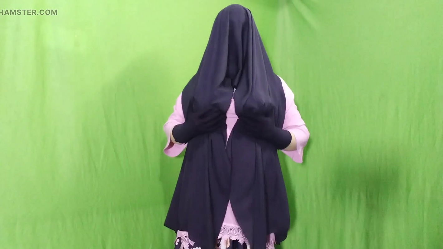 Indian Beautiful Muslim Housewife