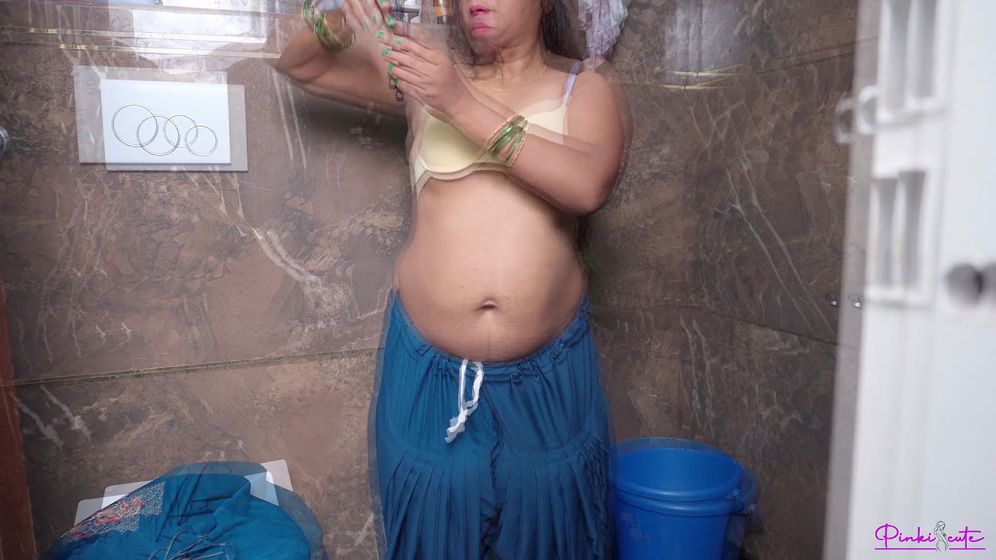 Behind the scenes- Indu Chachi shave her pussy and under arms hairs in bathroom