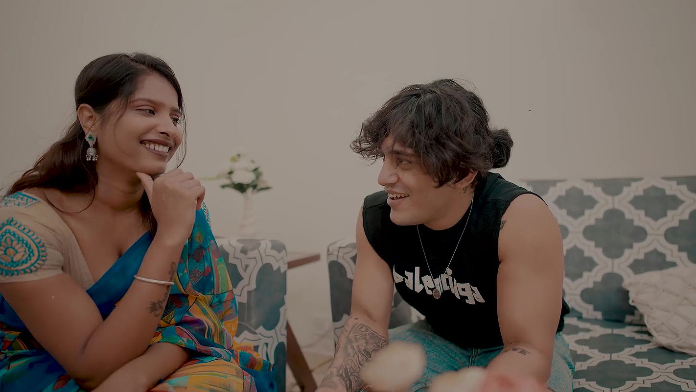 Naughty Bhabhi did romance with brother-in-law which he could not control