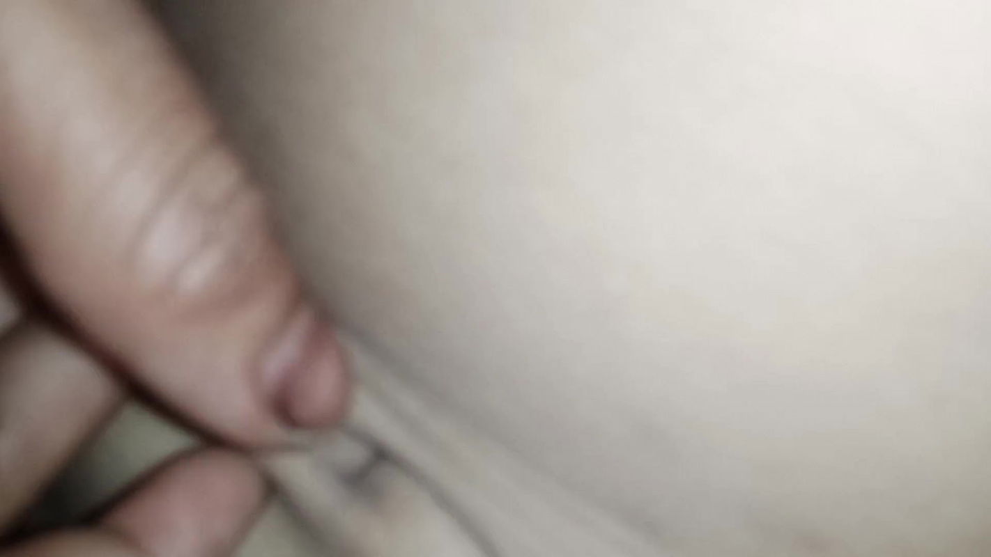 Ladki kapada utar ke mere upar chad gai slim girl