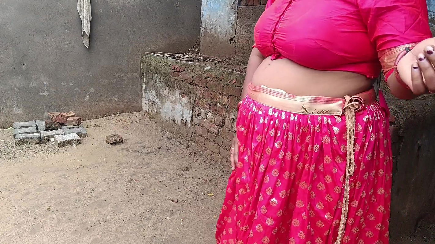 Romantic conversation and sweet sex moment with a young beauty