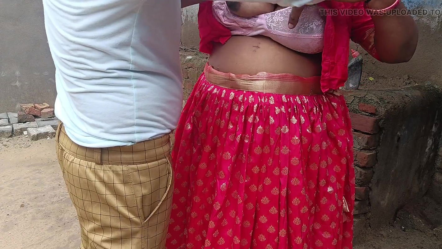 Romantic conversation and sweet sex moment with a young beauty