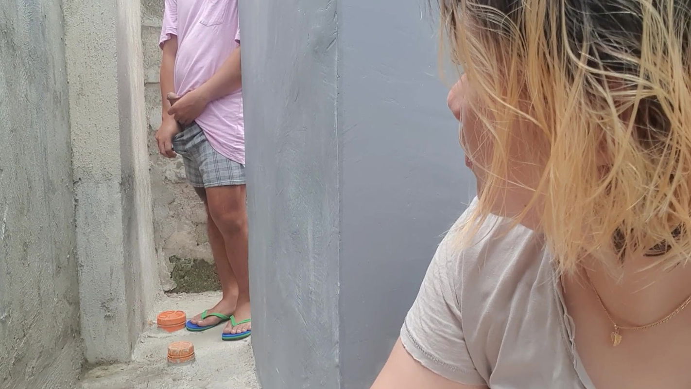 I fuck my sister in law outside her house