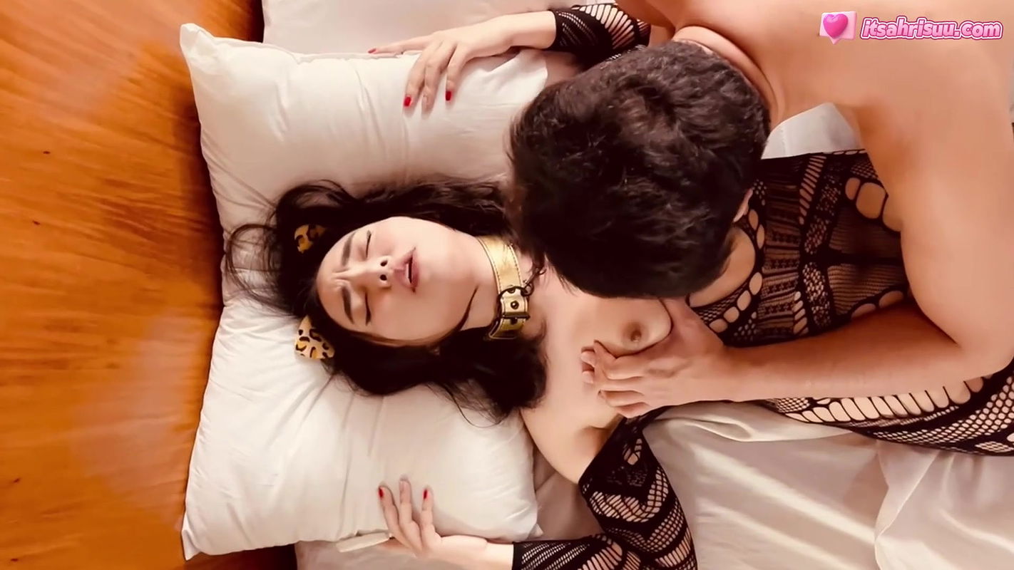 Pinay step daughter sucks and fucks her step father and he finger and eats her little pussy