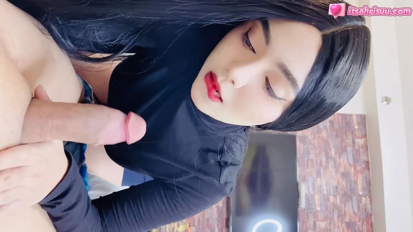 Filipina office girl sucks and fucks her office mate at his house