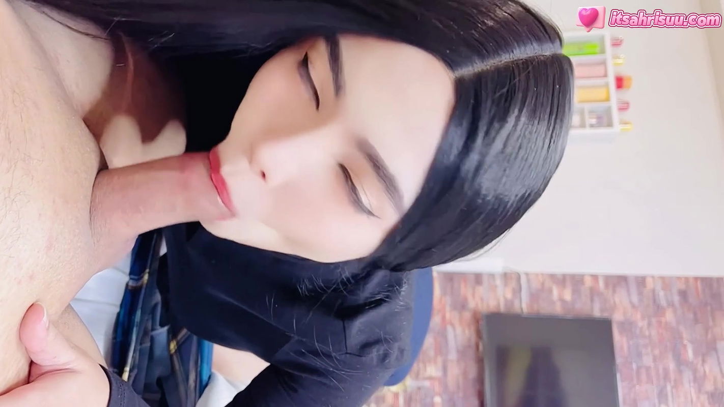 Filipina office girl sucks and fucks her office mate at his house