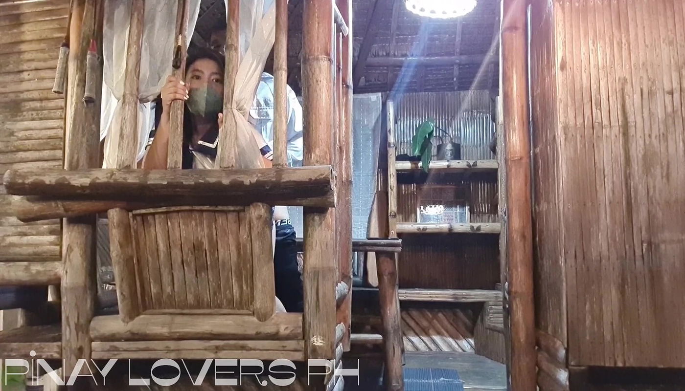 18 Year Old Pinay Student Having a Lot Of Fun With Her old man guard in school!