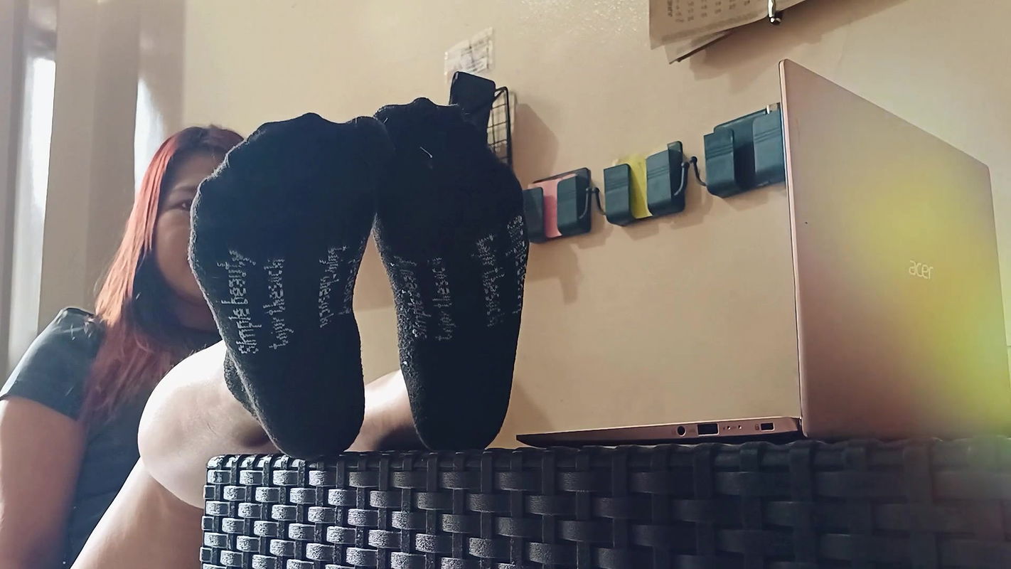 Asian Girl Removes Her Socks