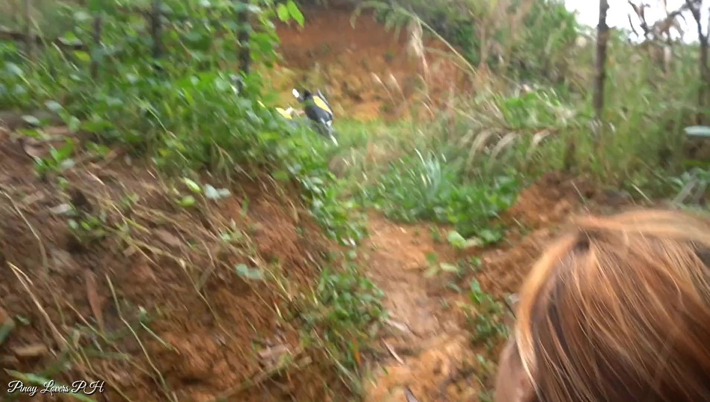 Asian Scandal Risky fucking on the side of the road public