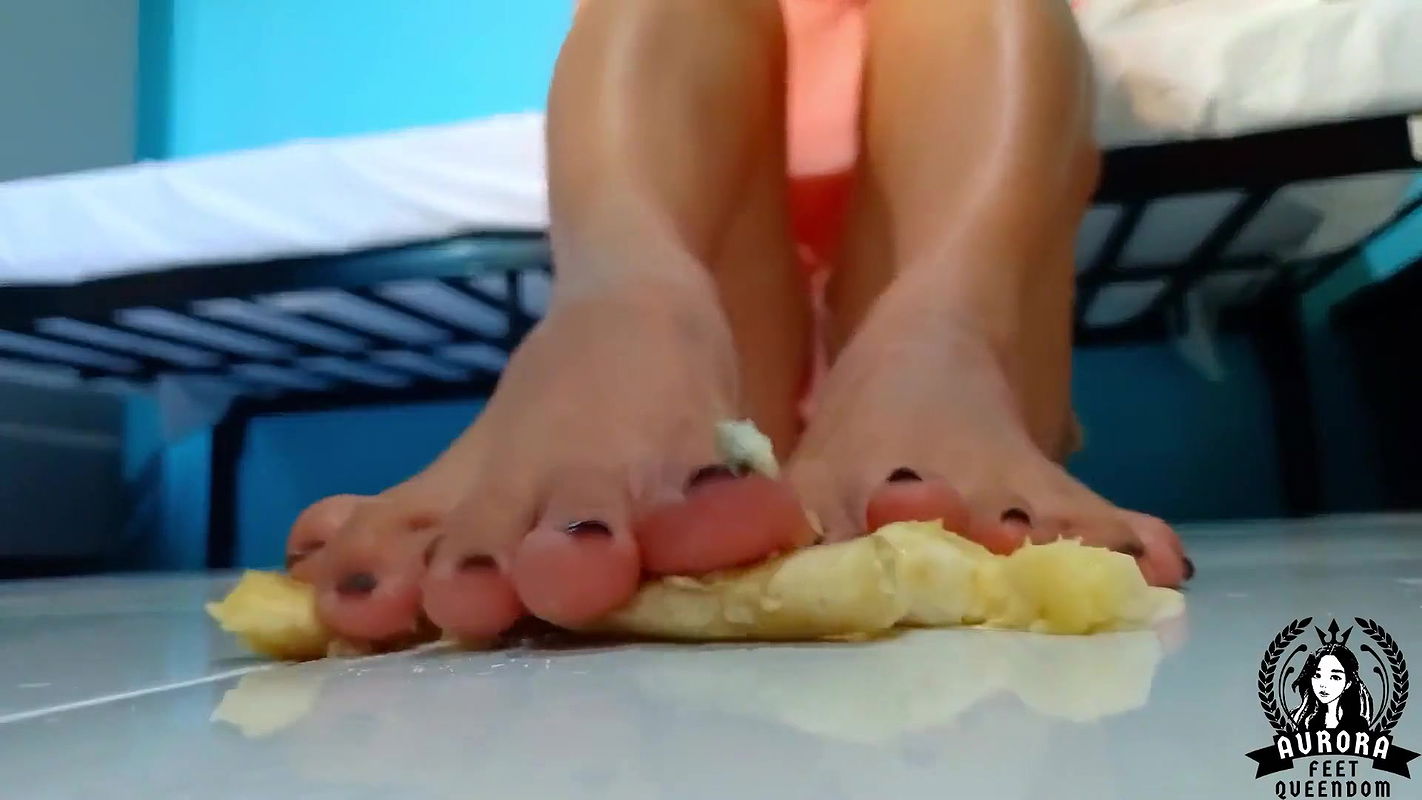 Asmr Banana Crushing