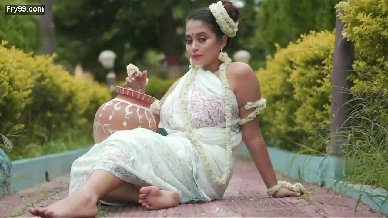 Rimpi as Sakuntala – Conceptual Dance Theme Saree Fashion