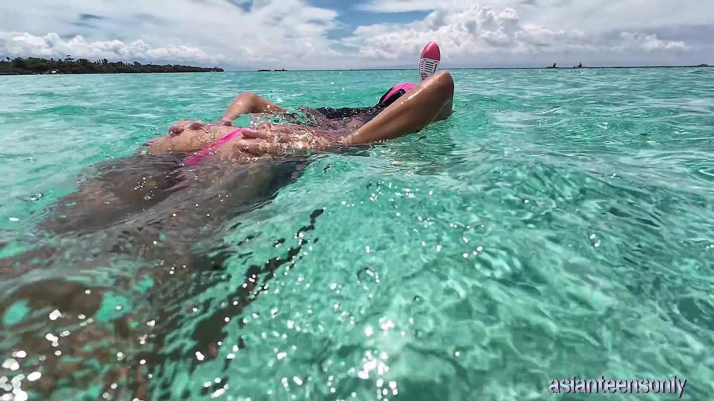 Beauty of Her Ass Makes Horny Every Dick-gangster