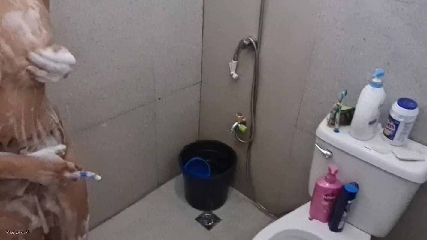 Caught my Stepsister Naked in the bathroom, Fucked her Hard till Cum in her Pussy