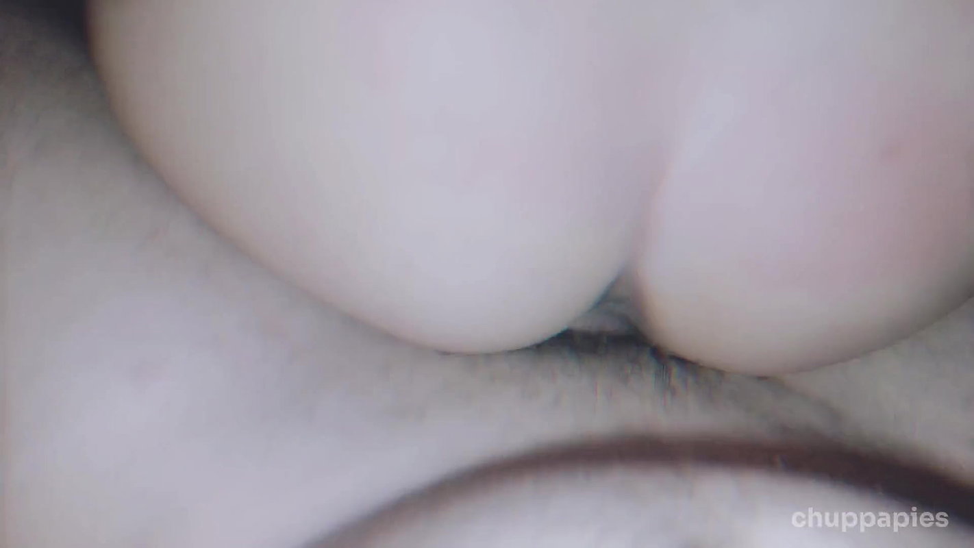 CUTE TEEN SQUIRTS WILD – Chuppapies